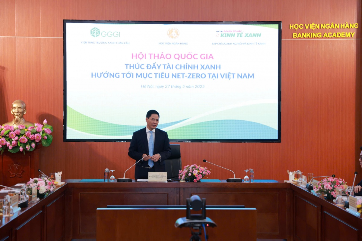 PGS. TS. Bùi Hữu Toàn, Bí thư đảng ủy, Chủ tịch Hội đồng Học viện Ngân hàng phát biểu khai mạc Hội thảo (Ảnh: Anh Đức) PGS. TS. Bùi Hữu Toàn, Bí thư đảng ủy, Chủ tịch Hội đồng Học viện Ngân hàng phát biểu khai mạc Hội thảo (Ảnh: Anh Đức)