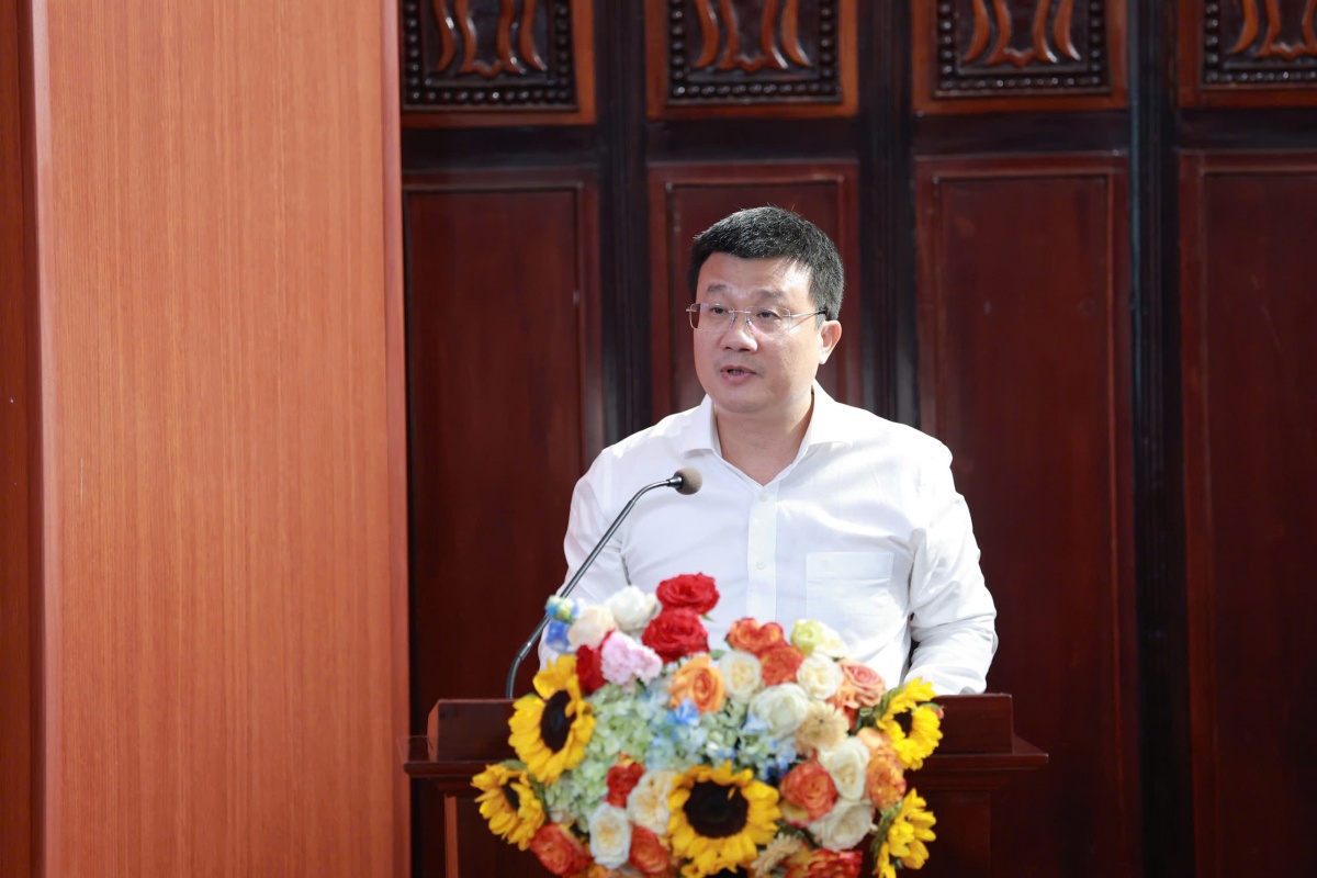Ông Nguyễn Tuấn Quang Phó Cục trưởng Cục biến đổi khí hậu, Bộ Nông nghiệp và Môi trường Ông Nguyễn Tuấn Quang Phó Cục trưởng Cục biến đổi khí hậu, Bộ Nông nghiệp và Môi trường