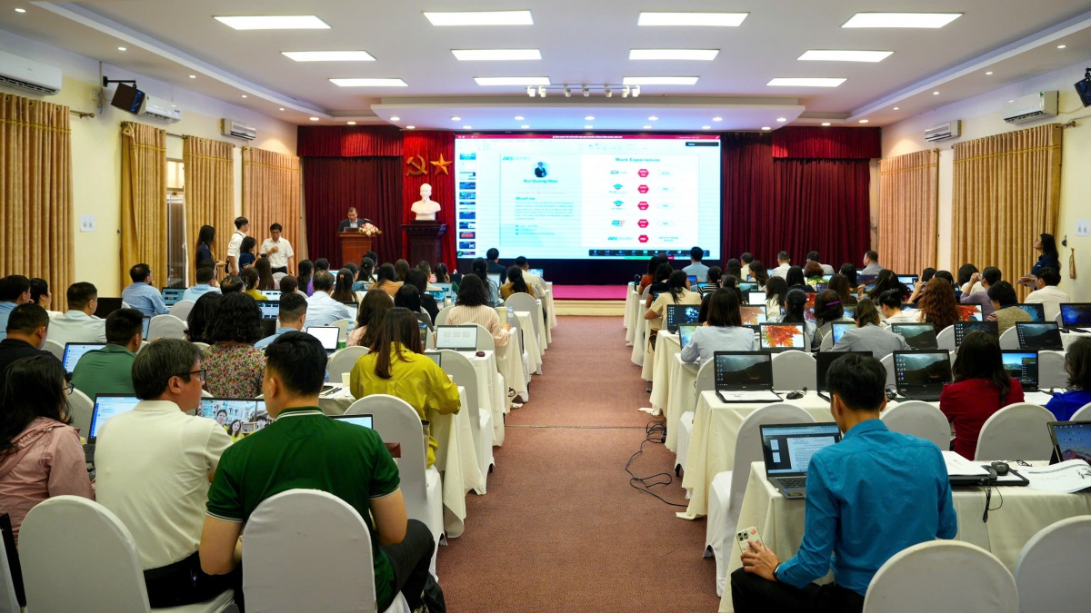 Công đoàn Ngân hàng Việt Nam tiên phong “Bình dân học vụ số”