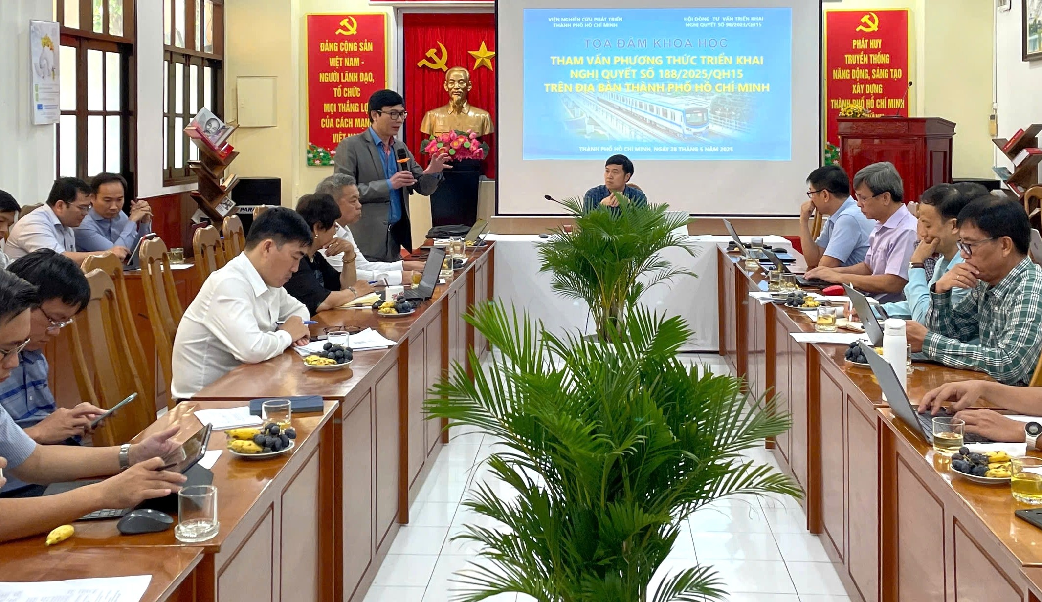 tham van cho thanh pho ho chi minh dau tu phat trien cac tuyen metro theo NQ 188.jpg