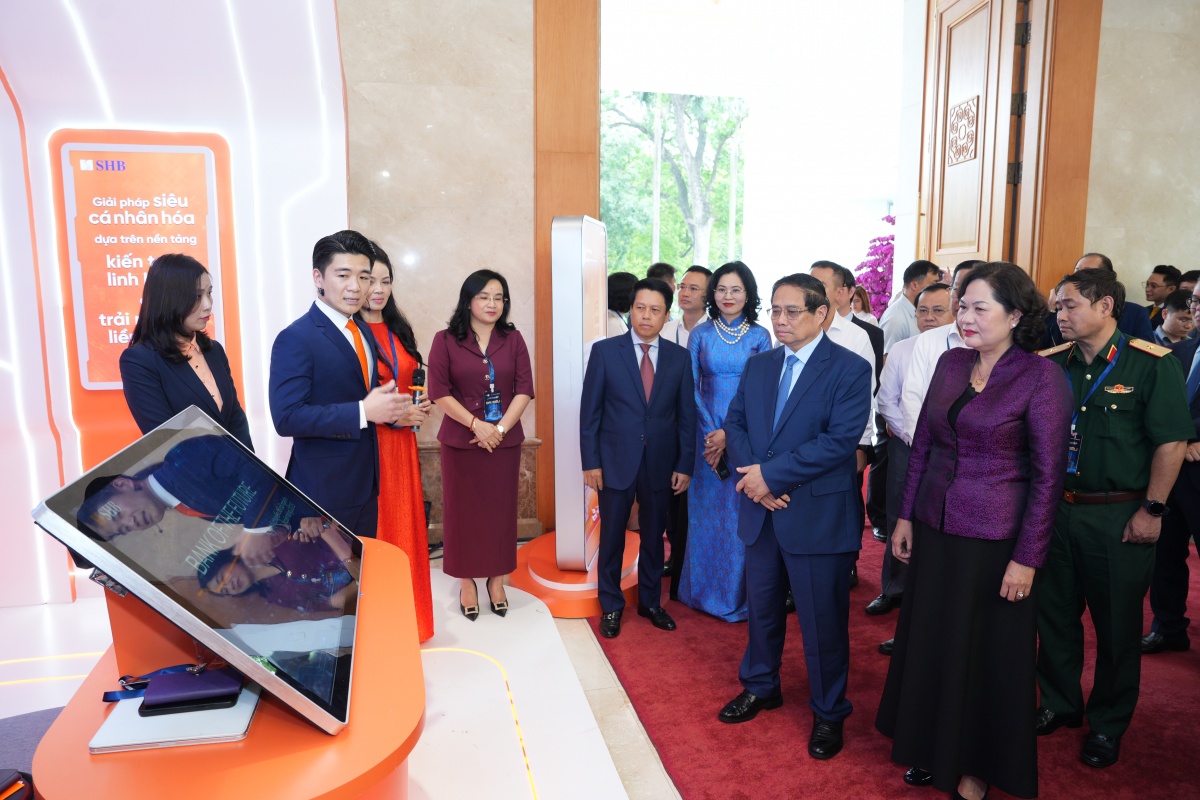 Thủ tướng Phạm Minh Chính tham dự Sự kiện Chuyển đổi số ngành ngân hàng năm 2025