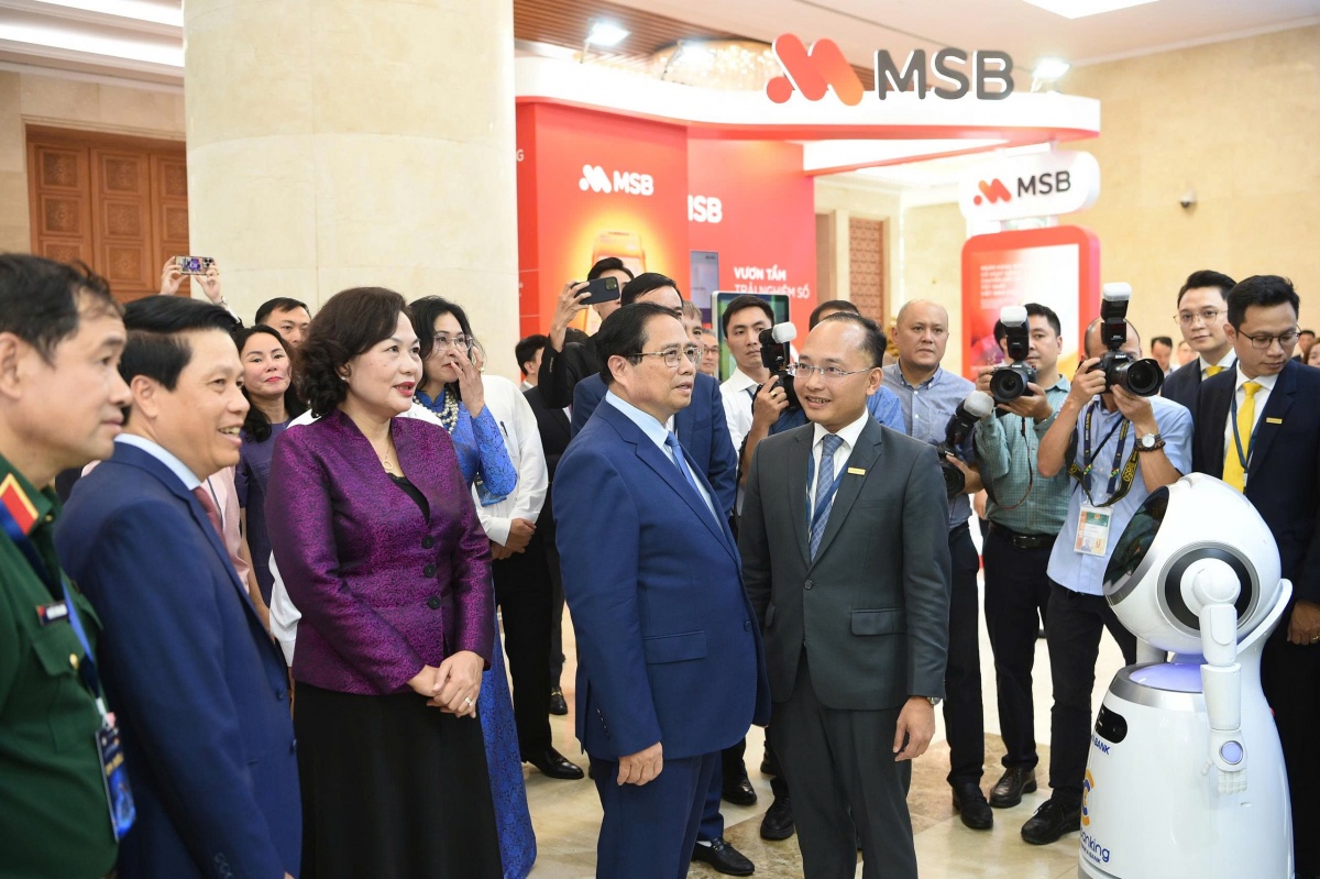 Thủ tướng Phạm Minh Chính tham dự Sự kiện Chuyển đổi số ngành Ngân hàng năm 2025