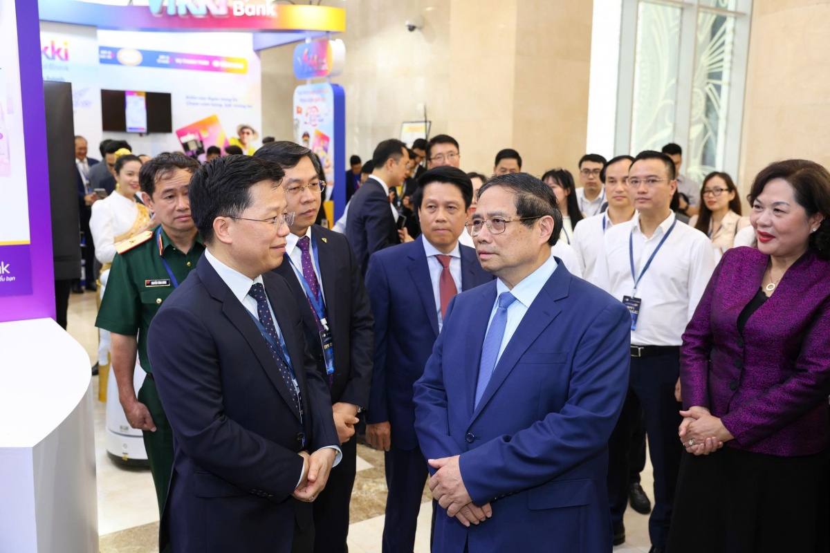 Chuyển đổi số Ngành Ngân hàng hướng đến hành trình kiến tạo hệ sinh thái tài chính thông minh Chuyển đổi số Ngành Ngân hàng hướng đến hành trình kiến tạo hệ sinh thái tài chính thông minh