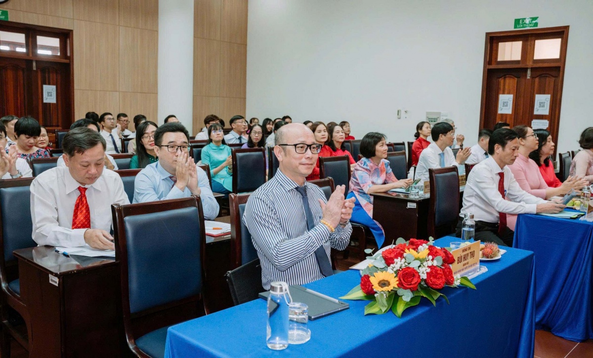 Đại biểu tham gia Hội nghị tuyên dương điển hình tiên tiến giai đoạn 2020-2025 của NHNN Chi nhánh Khu vực 10. Đại biểu tham gia Hội nghị tuyên dương điển hình tiên tiến giai đoạn 2020-2025 của NHNN Chi nhánh Khu vực 10.