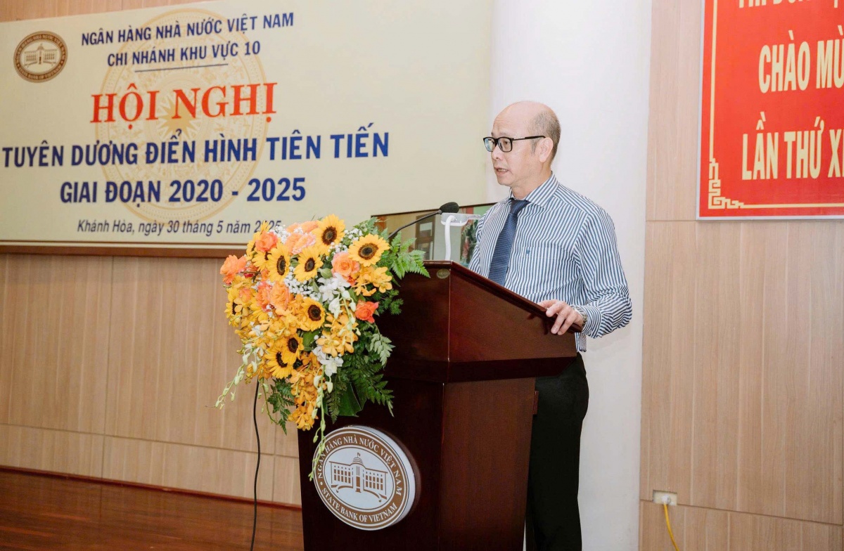 Ông Bùi Huy Thọ, Giám đốc NHNN Chi nhánh Khu vực 10 phát biểu tại hội nghị. Ông Bùi Huy Thọ, Giám đốc NHNN Chi nhánh Khu vực 10 phát biểu tại hội nghị.