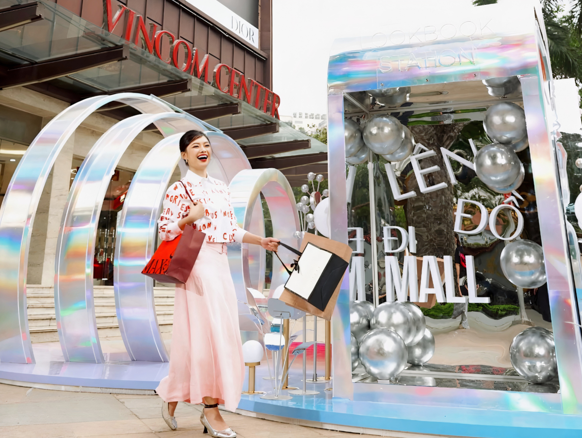 Vincom Center thu hút các bạn trẻ “Lên đồ Đi Mall”, check-in rần rần Vincom Center thu hút các bạn trẻ “Lên đồ Đi Mall”, check-in rần rần