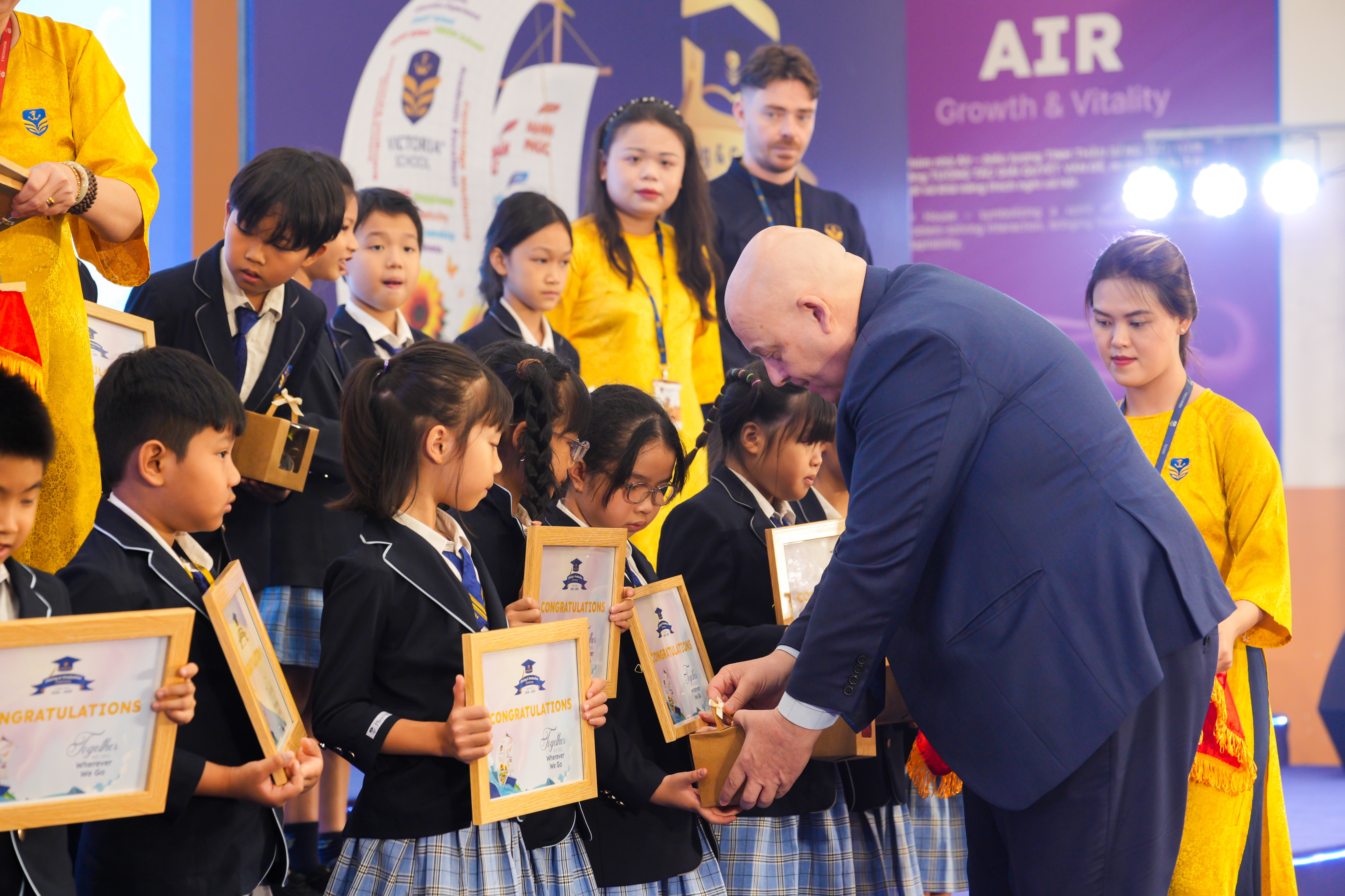 Năm học  2024 – 2025: Học sinh Victoria School ghi dấu ấn với loạt thành tích
