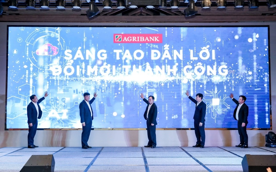 Agribank - Tiên phong đổi mới sáng tạo, chuyển đổi số để phát triển bền vững Agribank - Tiên phong đổi mới sáng tạo, chuyển đổi số để phát triển bền vững