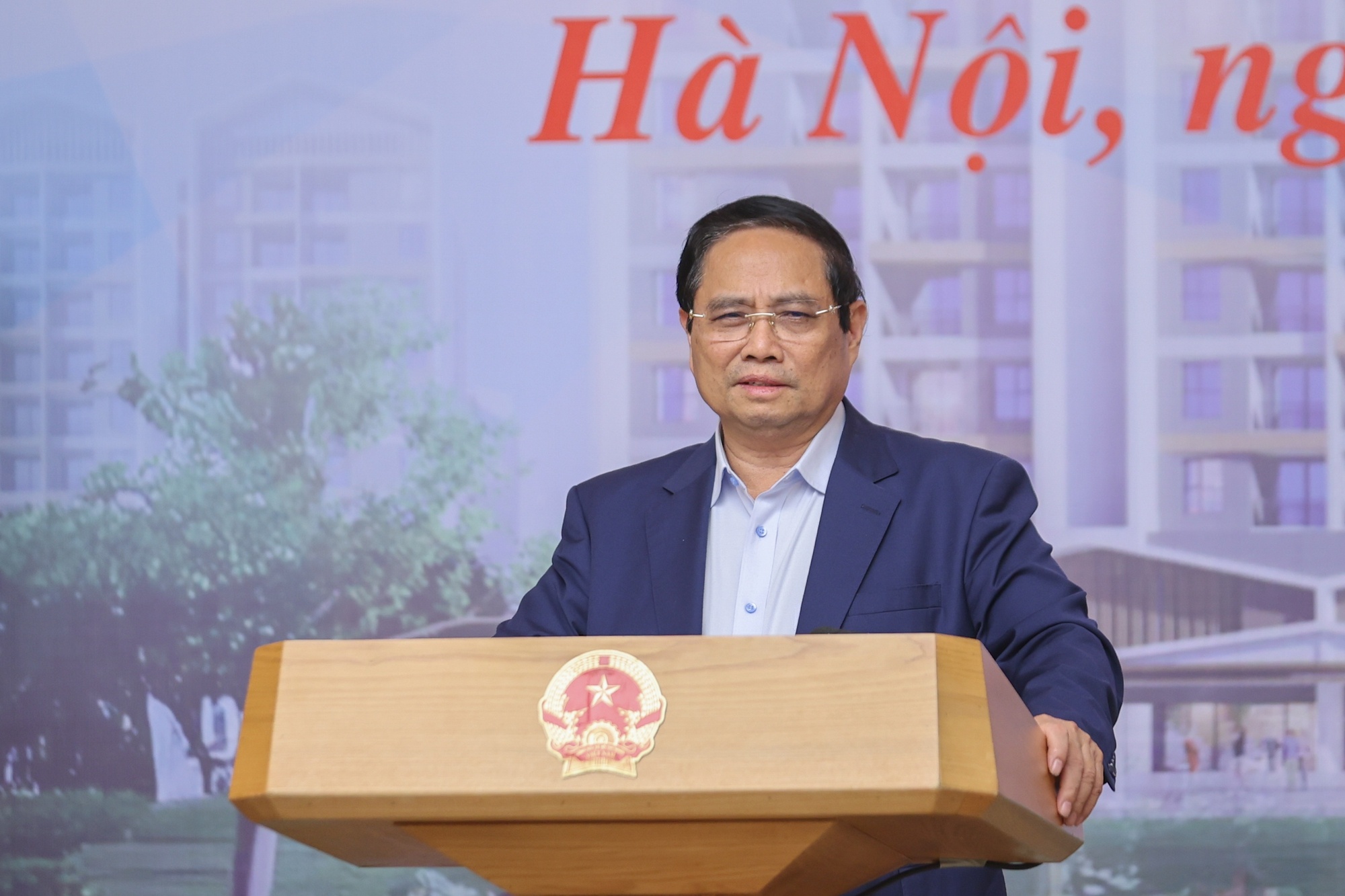 Thủ tướng nêu rõ, thể chế, cơ chế, chính sách đã từng bước hoàn thiện, chúng ta phải tổ chức thực hiện hiệu quả với mục tiêu năm nay hoàn thành ít nhất 100.000 căn và tới 2030 hoàn thành ít nhất 1 triệu căn hộ - Ảnh: VGP/Nhật Bắc Thủ tướng nêu rõ, thể chế, cơ chế, chính sách đã từng bước hoàn thiện, chúng ta phải tổ chức thực hiện hiệu quả với mục tiêu năm nay hoàn thành ít nhất 100.000 căn và tới 2030 hoàn thành ít nhất 1 triệu căn hộ - Ảnh: VGP/Nhật Bắc