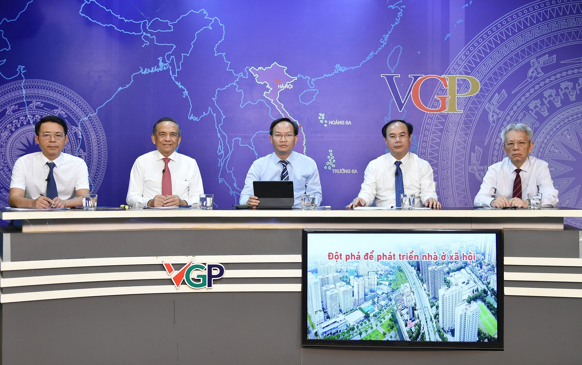 Các khách mời tham gia Tọa đàm - Ảnh: VGP/Dương Tuấn Các khách mời tham gia Tọa đàm - Ảnh: VGP/Dương Tuấn