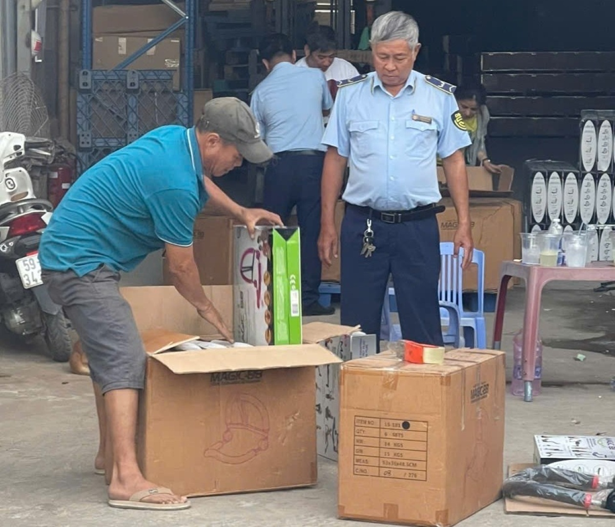 Quản lý thị trường TP. Hồ Chí Minh phát hiện cơ sở kinh doanh thiết bị điện tử không rõ nguồn gốc xuất xứ trên địa bàn