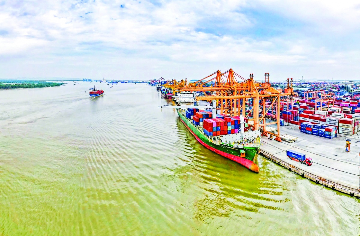 Giữ vững ổn định kinh tế vĩ mô, kiểm soát lạm phát, bảo đảm các cân đối lớn vẫn là nền tảng cốt lõi