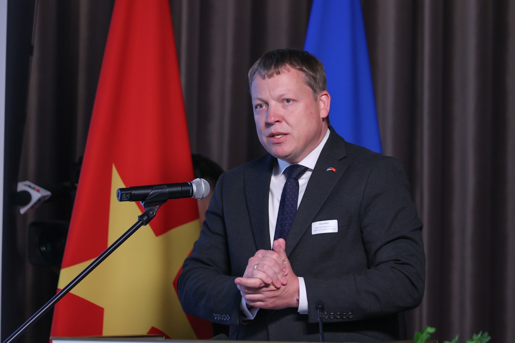 Ông Mait Palts, Vụ trưởng Phòng Thương mại và Công nghiệp Estonia phát biểu về môi trường kinh doanh tại Estonia - Ảnh: VGP/Nhật Bắc