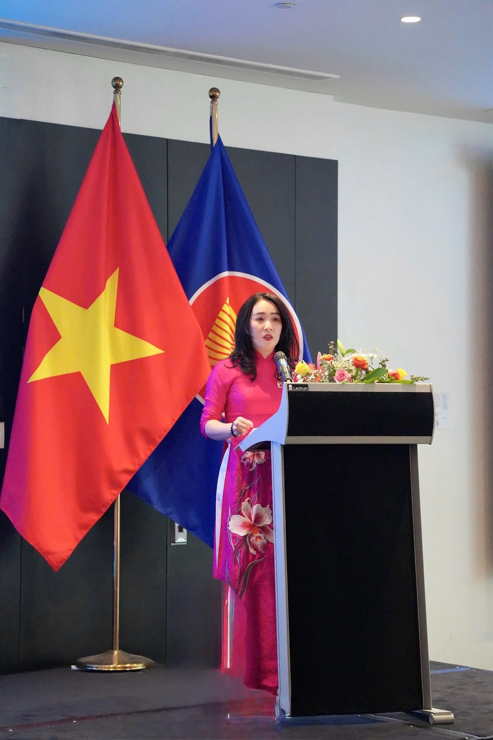 Bà Nguyễn Thị Thủy – Giám đốc Trung tâm bán lẻ MB phát biểu tại sự kiện Bà Nguyễn Thị Thủy – Giám đốc Trung tâm bán lẻ MB phát biểu tại sự kiện