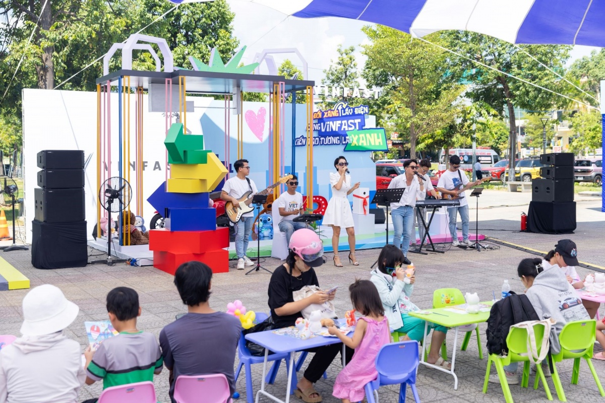 Sự kiện mang tới cơ hội thưởng thức âm nhạc và giao lưu với các KOL, nghệ sĩ trẻ. Sự kiện mang tới cơ hội thưởng thức âm nhạc và giao lưu với các KOL, nghệ sĩ trẻ.