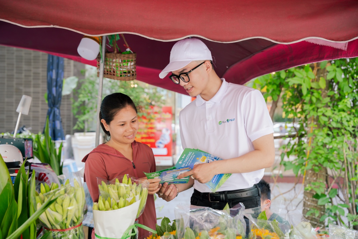 9Pay sẽ hỗ trợ chủ cửa hàng dùng Loa TingTing đăng ký chuyển đổi lên doanh nghiệp ngay trên ứng dụng 9Pay sẽ hỗ trợ chủ cửa hàng dùng Loa TingTing đăng ký chuyển đổi lên doanh nghiệp ngay trên ứng dụng