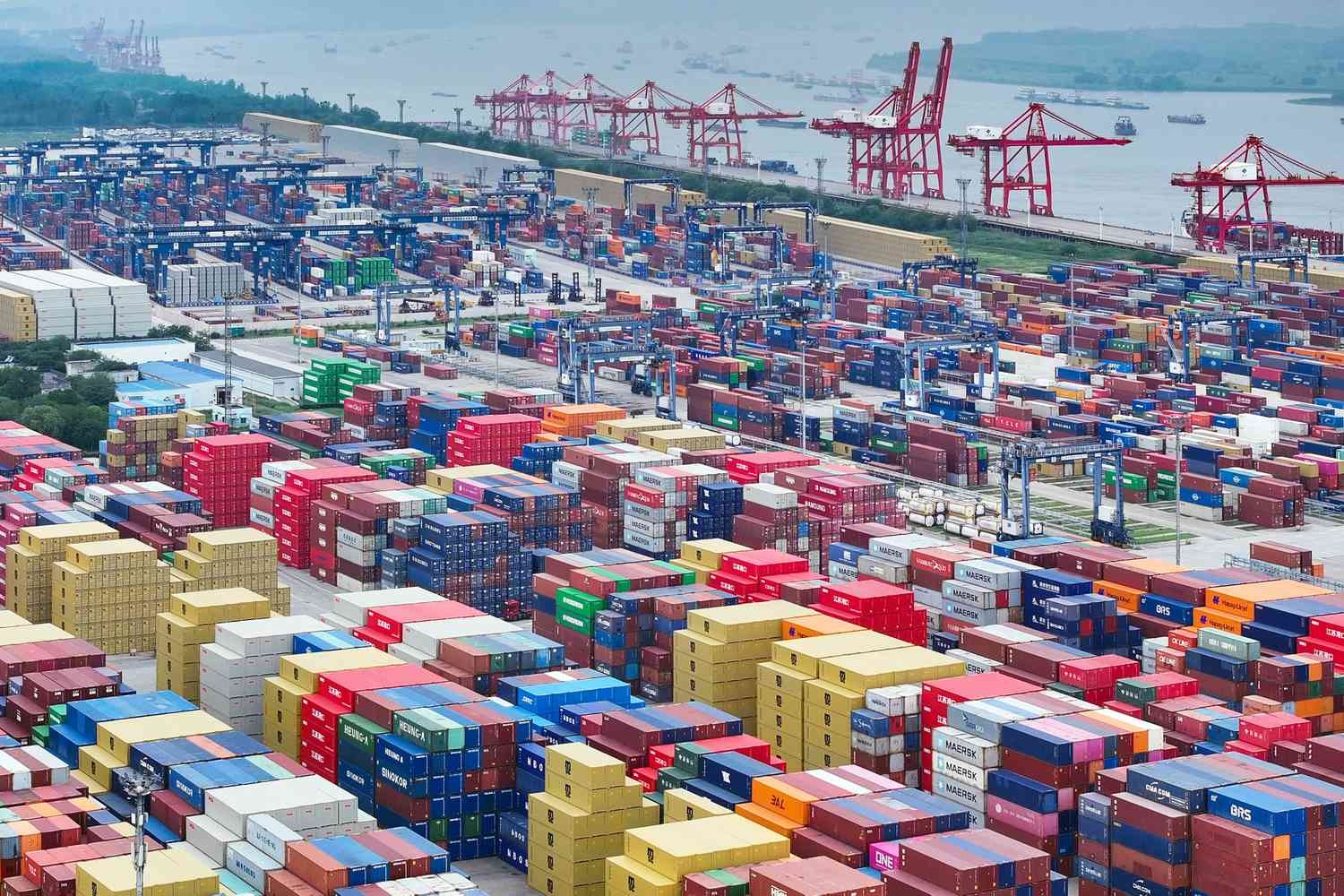 WB hạ dự báo tăng trưởng toàn cầu năm 2025 xuống còn 2,3%
