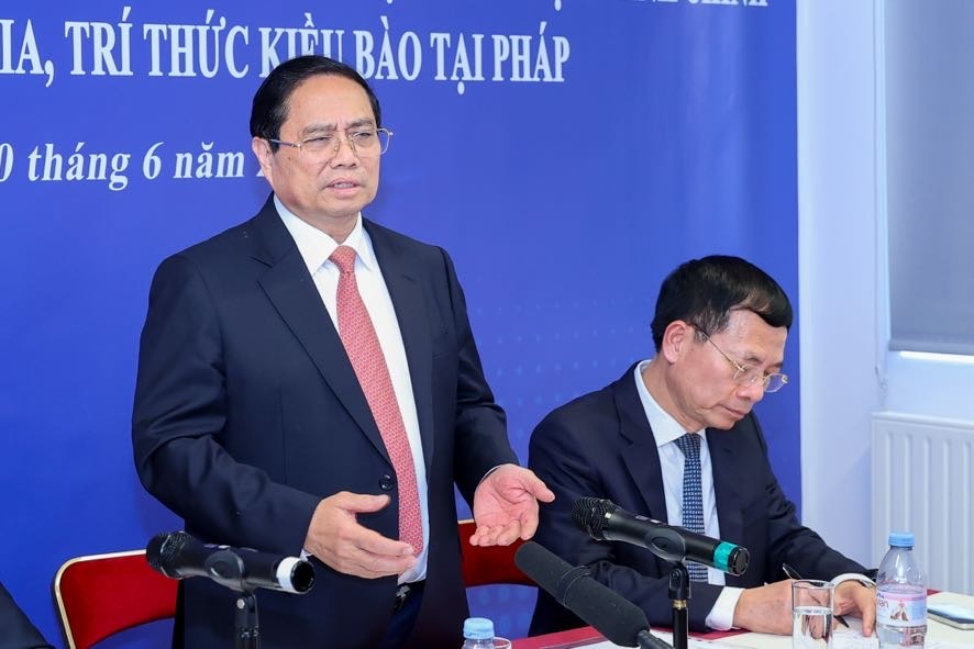 Thủ tướng cho biết chúng ta quyết tâm xây dựng nền kinh tế độc lập, tự chủ gắn với chủ động, tích cực hội nhập quốc tế sâu rộng, thực chất, hiệu quả; trong quá trình đó không thể không độc lập, tự chủ về công nghệ - Ảnh: VGP/Nhật Bắc Thủ tướng cho biết chúng ta quyết tâm xây dựng nền kinh tế độc lập, tự chủ gắn với chủ động, tích cực hội nhập quốc tế sâu rộng, thực chất, hiệu quả; trong quá trình đó không thể không độc lập, tự chủ về công nghệ - Ảnh: VGP/Nhật Bắc