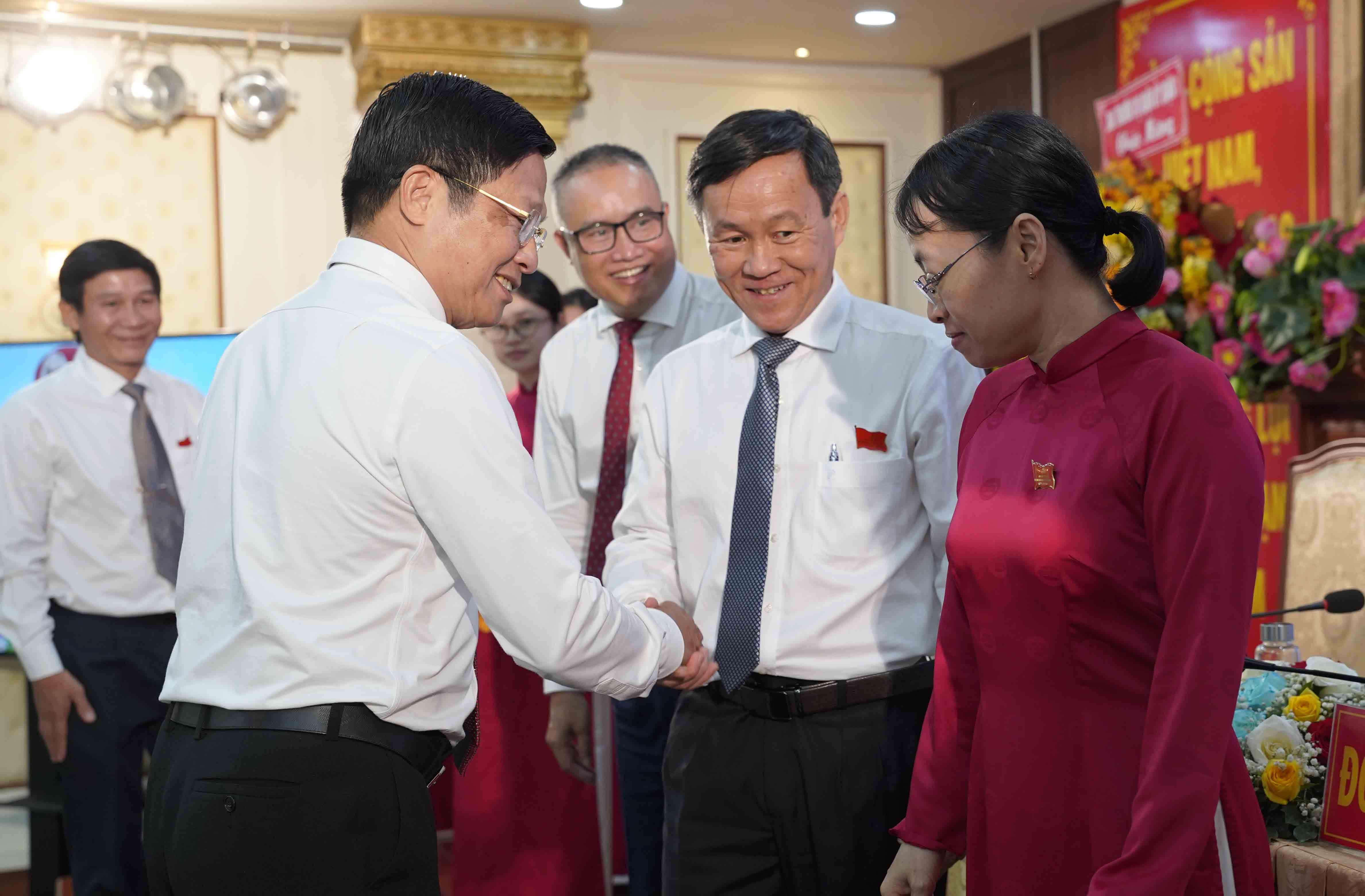 Đảng bộ Ngân hàng Khu vực 2: Tiếp tục đồng hành với doanh nghiệp và phục vụ người dân Đảng bộ Ngân hàng Khu vực 2: Tiếp tục đồng hành với doanh nghiệp và phục vụ người dân
