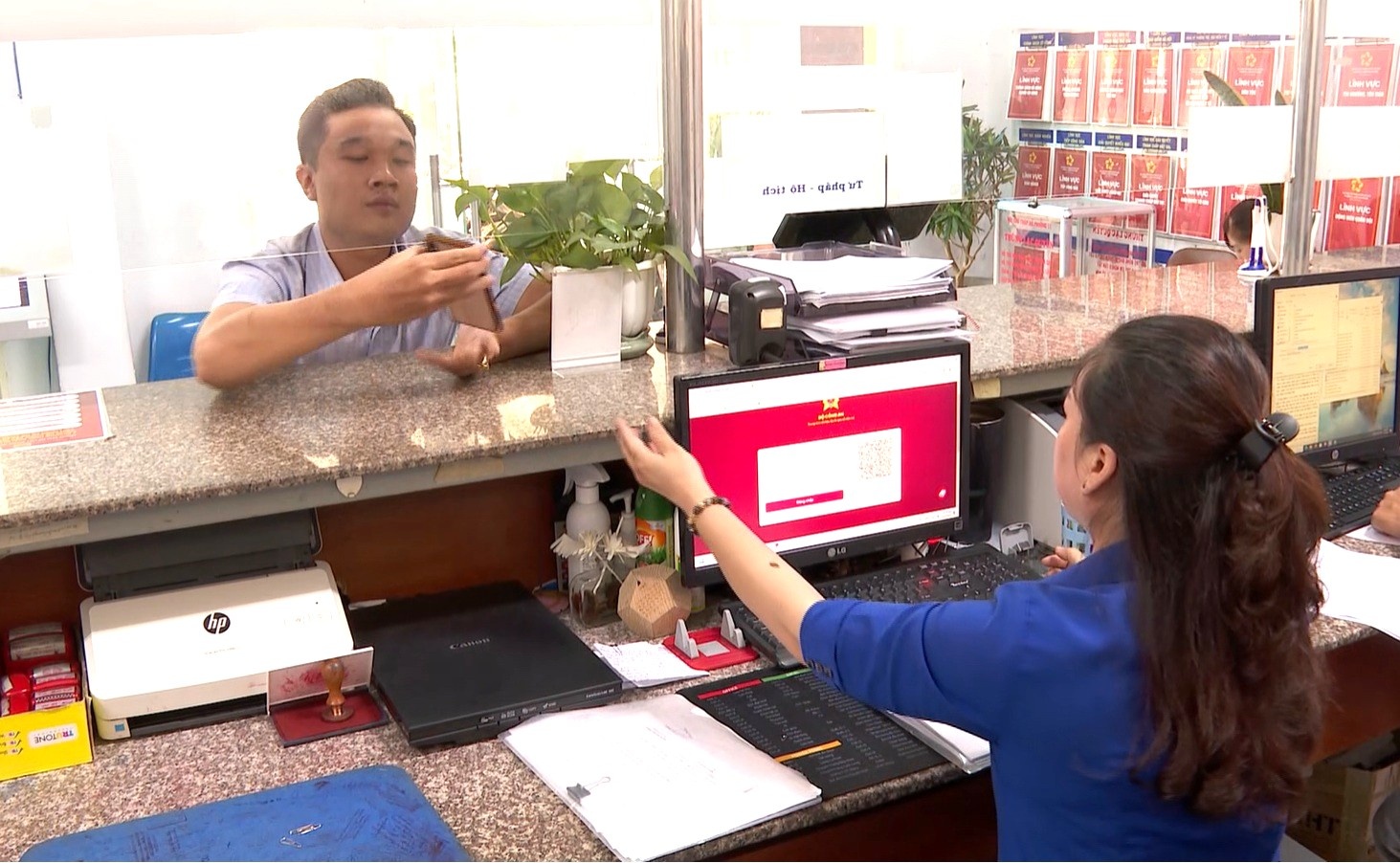 TP. Hồ Chí Minh: Từ 1/7, cơ quan, tổ chức, doanh nghiệp bắt buộc dùng VNeID