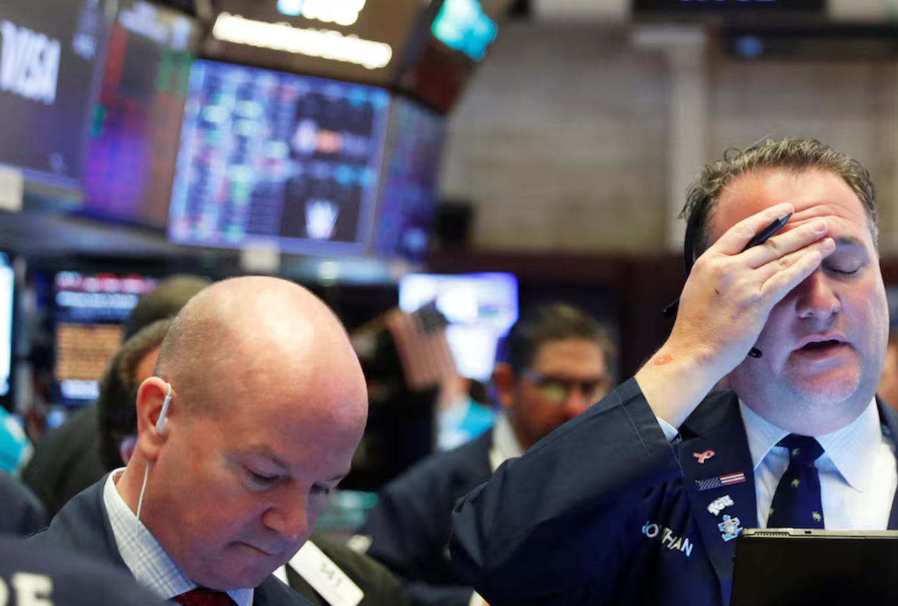 S&P 500 tăng điểm nhờ đà hồi phục cổ phiếu AI do Oracle dẫn dắt