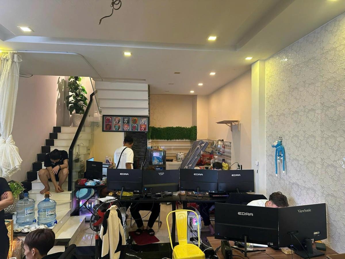 Triệt phá đường dây đánh cắp 21.000 thẻ tín dụng quốc tế