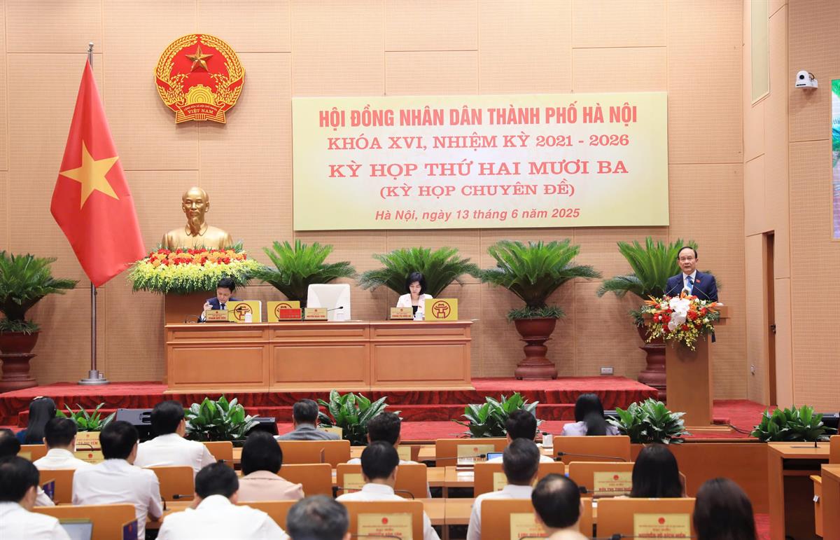 Phó Bí thư Thành ủy, Chủ tịch HĐND TP Nguyễn Ngọc Tuấn phát biểu khai mạc Kỳ họp. Phó Bí thư Thành ủy, Chủ tịch HĐND TP Nguyễn Ngọc Tuấn phát biểu khai mạc Kỳ họp.