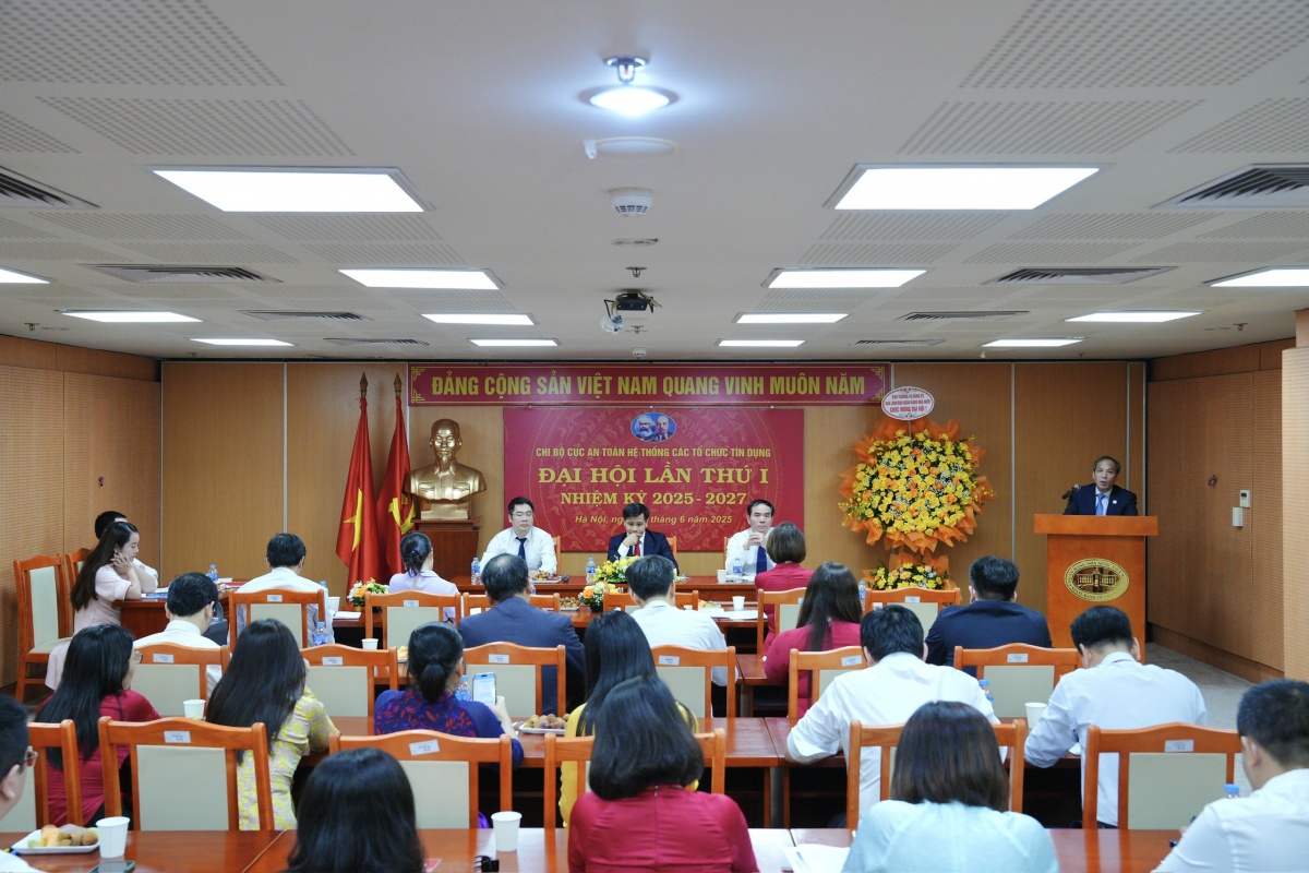 Đại hội Chi bộ Cục An toàn hệ thống các TCTD lần thứ I nhiệm kỳ 2025-2027 thành công tốt đẹp Đại hội Chi bộ Cục An toàn hệ thống các TCTD lần thứ I nhiệm kỳ 2025-2027 thành công tốt đẹp