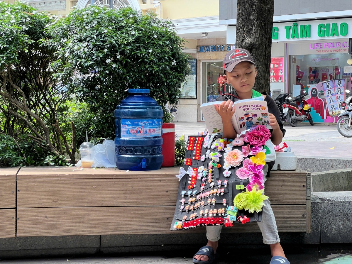 Trẻ em TP. Hồ Chí Minh hào hứng khám phá truyện tranh kiến thức tài chính “Khéo khôn với tiền – tránh những ưu phiền”