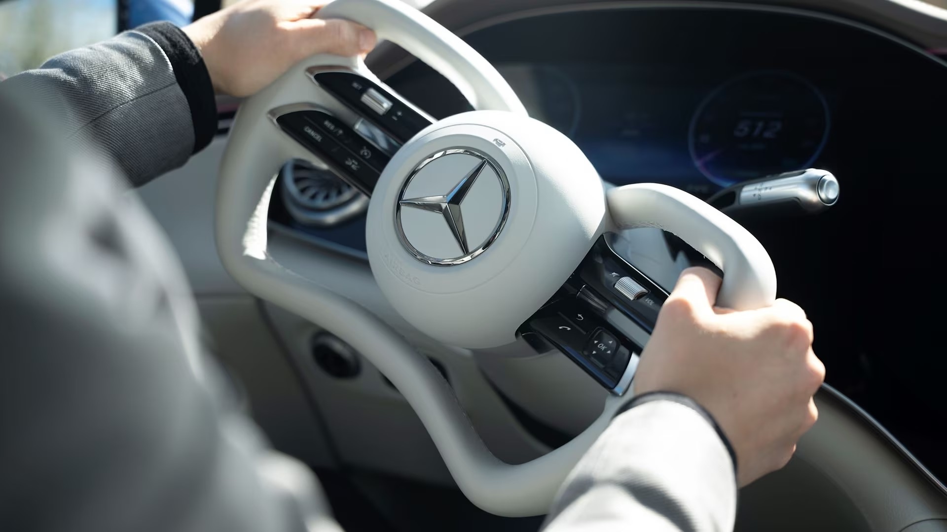 Mercedes-Benz sẽ trang bị hệ thống lái mới cho EQS từ năm 2026
