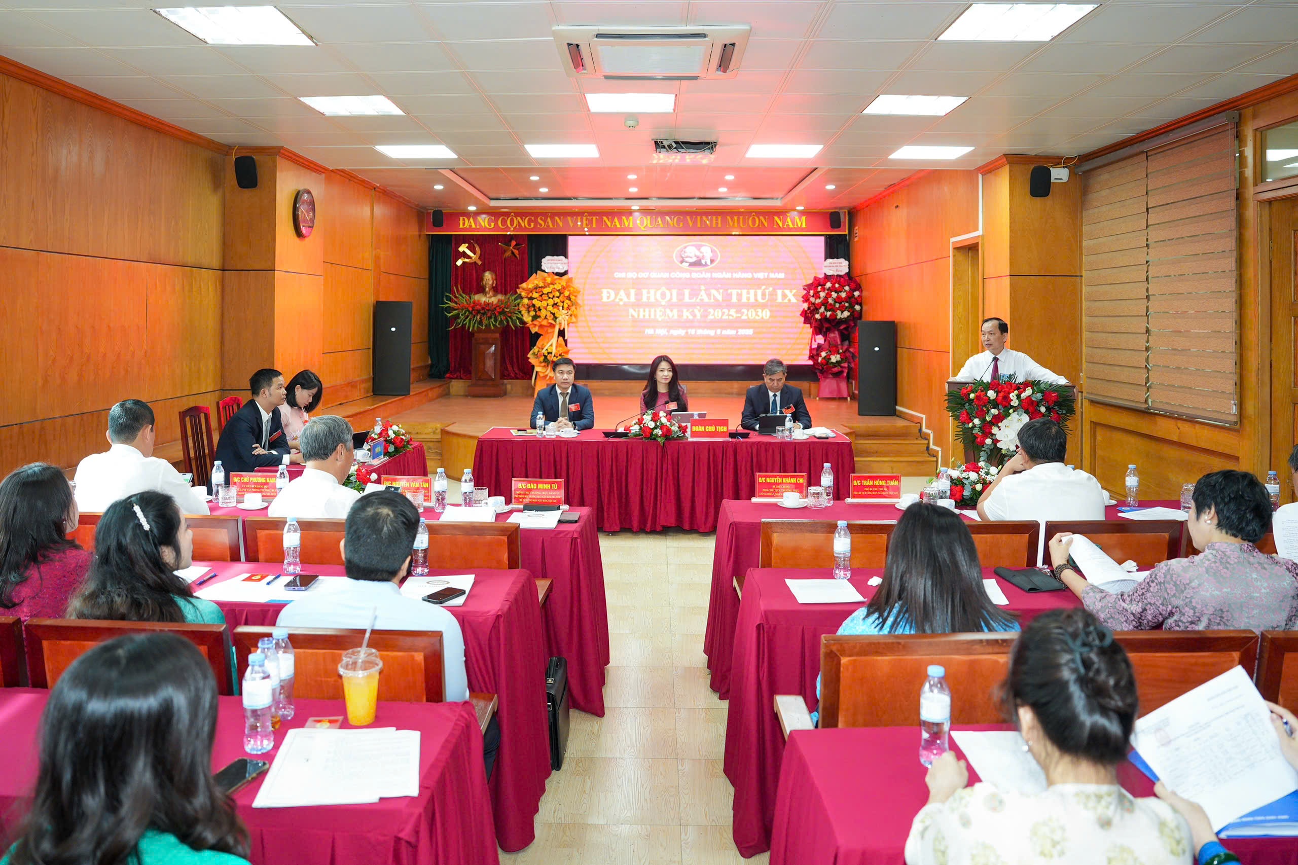 Công tác Đảng gắn với hoạt động công đoàn theo hướng thực chất, hiệu quả, gần gũi cơ sở Công tác Đảng gắn với hoạt động công đoàn theo hướng thực chất, hiệu quả, gần gũi cơ sở