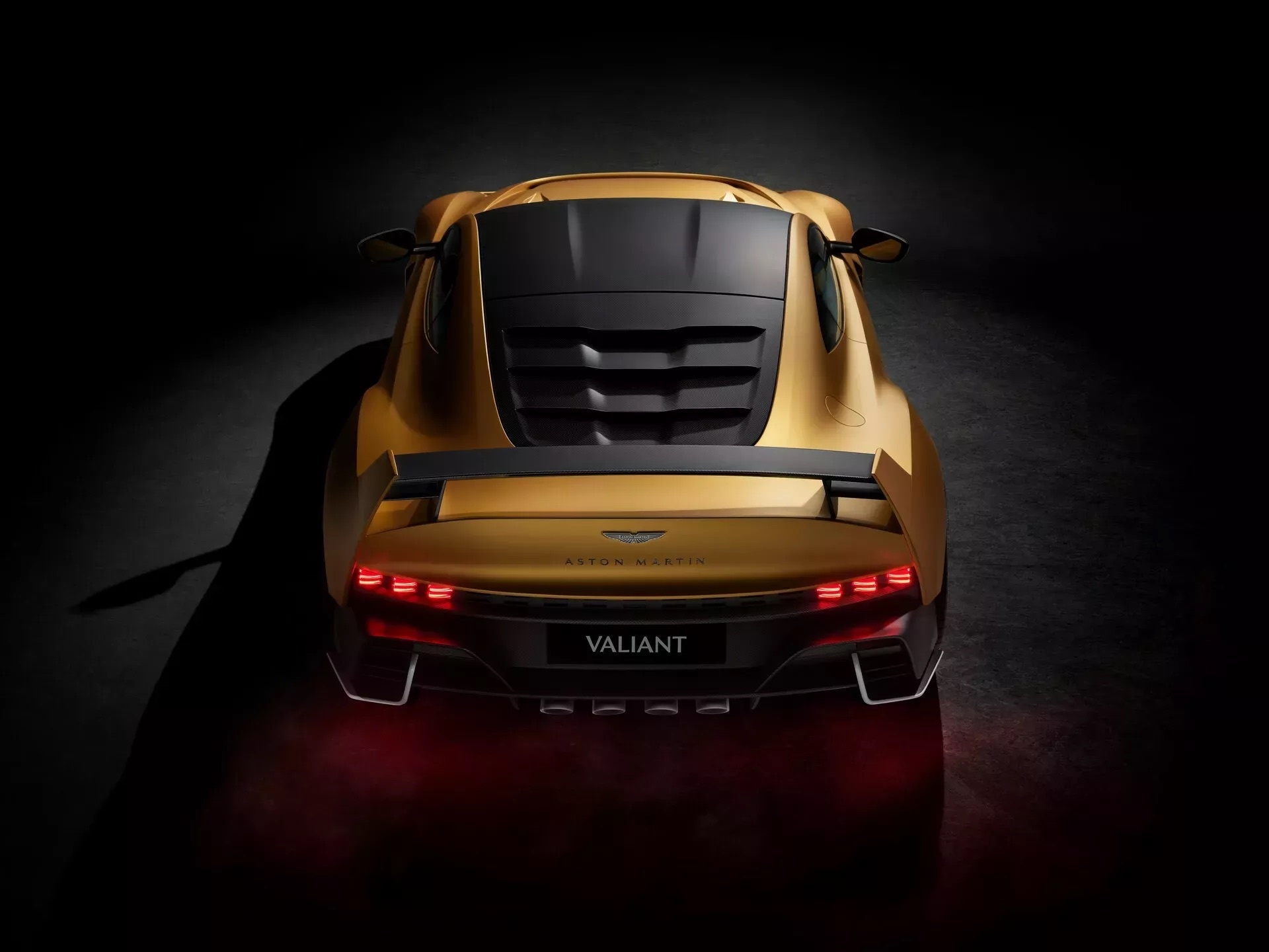 Chiêm ngưỡng Valiant: Siêu xe V12 hộp số sàn hiếm hoi của Aston Martin