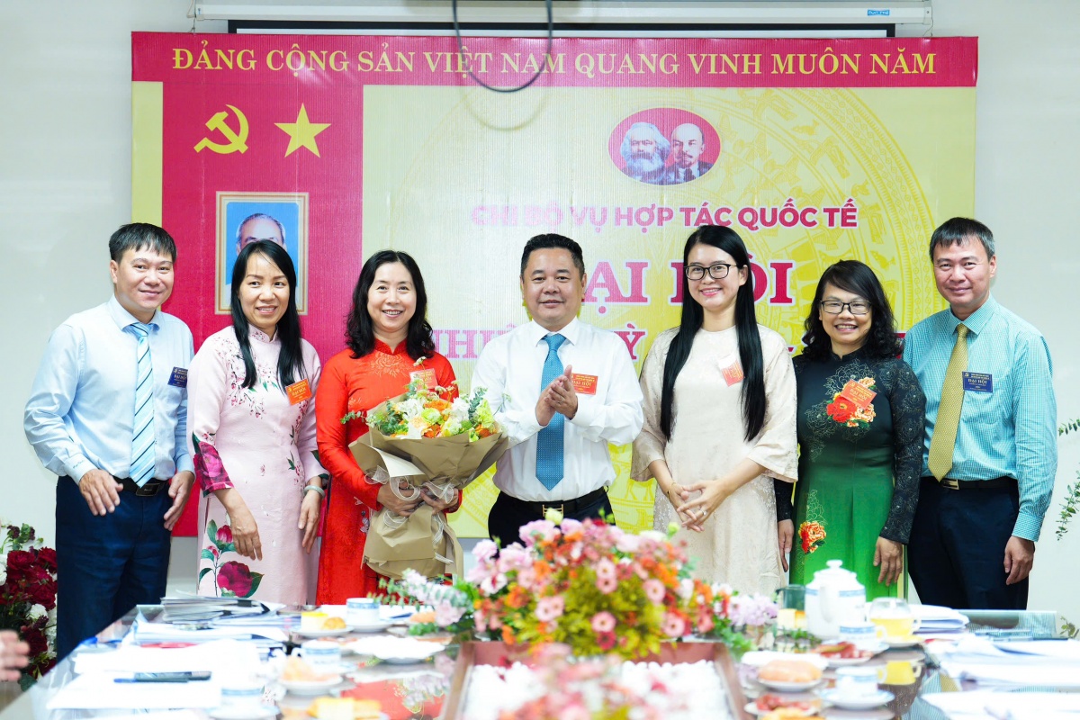 Chi bộ Vụ Hợp tác quốc tế đổi mới, nâng tầm hội nhập trong kỷ nguyên mới Chi bộ Vụ Hợp tác quốc tế đổi mới, nâng tầm hội nhập trong kỷ nguyên mới