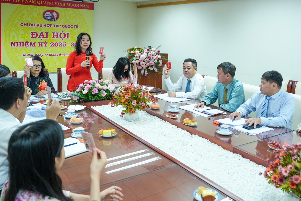 Chi bộ Vụ Hợp tác quốc tế đổi mới, nâng tầm hội nhập trong kỷ nguyên mới Chi bộ Vụ Hợp tác quốc tế đổi mới, nâng tầm hội nhập trong kỷ nguyên mới