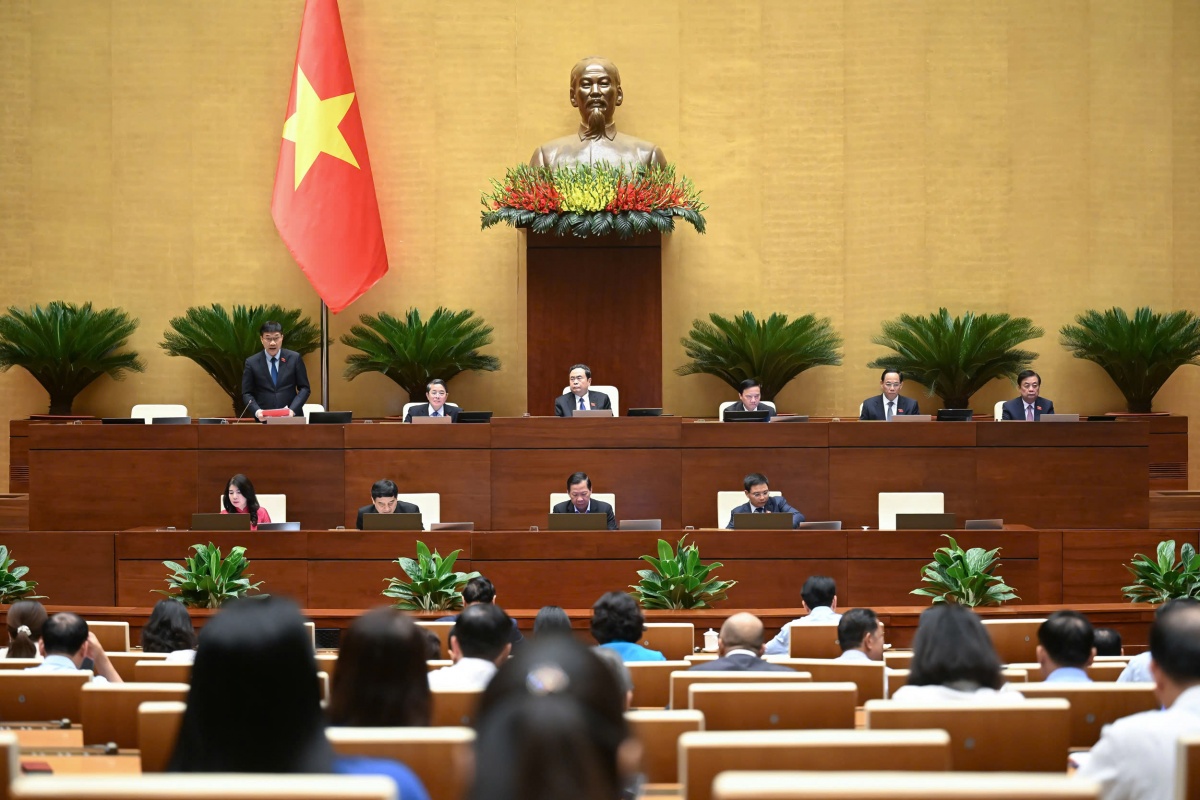 Quốc hội thông qua Nghị quyết Kỳ họp thứ 9: Đột phá từ tái cấu trúc chính quyền và hoàn thiện thể chế