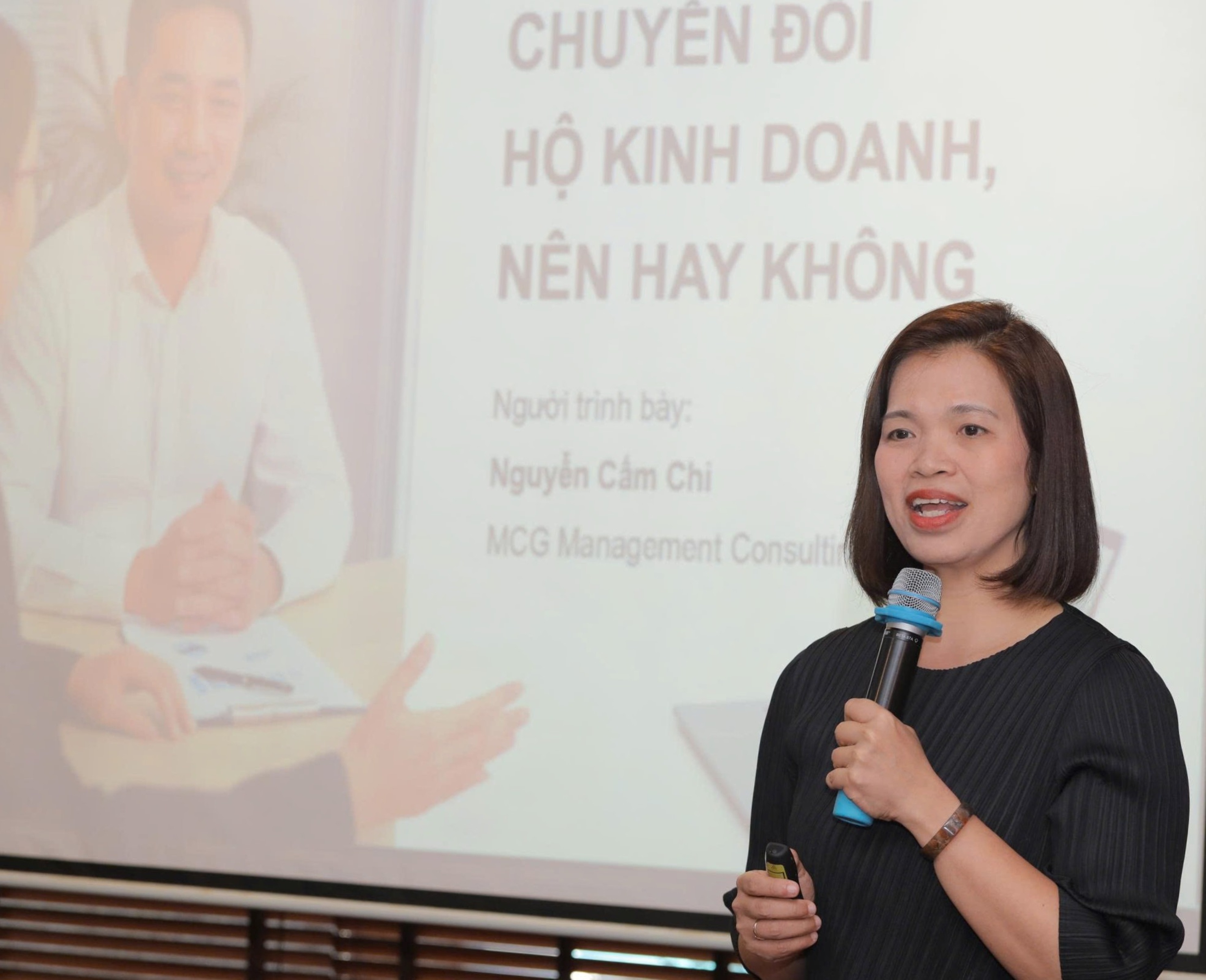 Bà Nguyễn Cẩm Chi, Giám đốc Khối tư vấn phát triển bền vững, MCG Management Consulting khuyên hộ kinh doanh cần tính toán “lên công ty” và “thay thuế khoán” để hưởng các ưu đãi về thuế