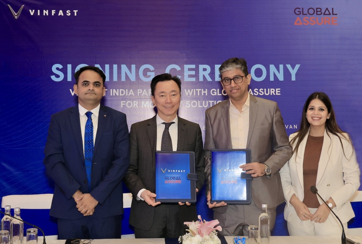 Global Assure sẽ chịu trách nhiệm vận hành loạt dịch vụ hậu mãi thiết yếu cho VinFast, bao gồm: Tổng đài chuyên trách chăm sóc khách hàng 24/7, dịch vụ cứu hộ toàn quốc, giải pháp sạc điện di động, và đội ngũ kỹ thuật lưu động theo yêu cầu.