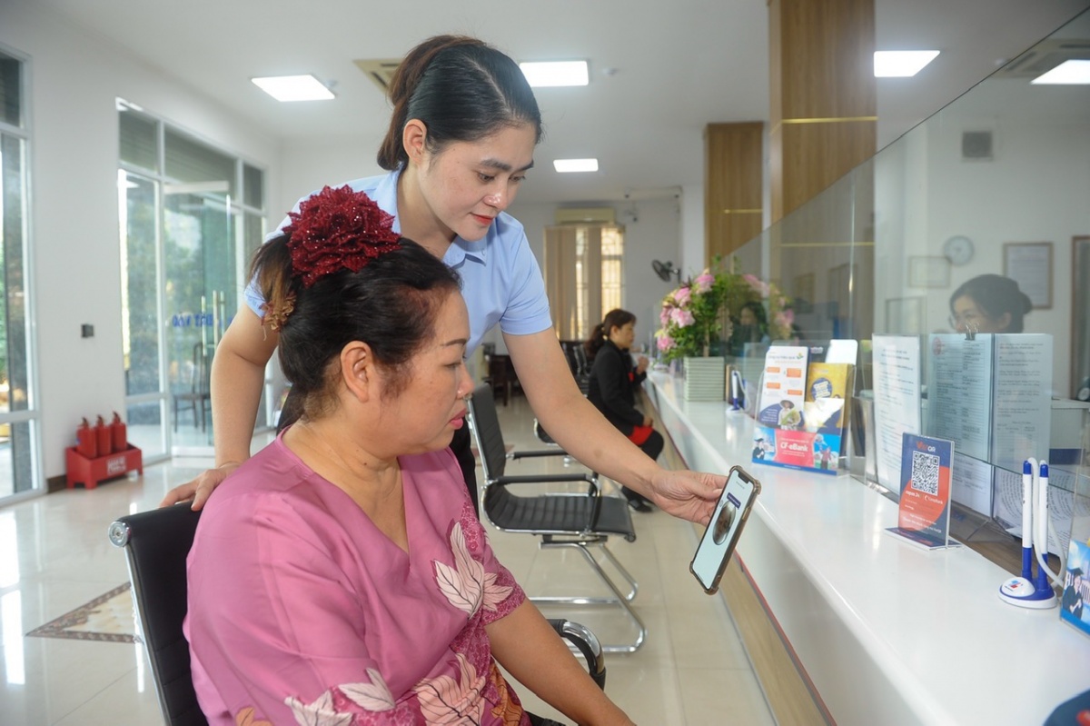 Ngân hàng tăng cường “thành trì” bảo vệ khách hàng Ngân hàng tăng cường “thành trì” bảo vệ khách hàng