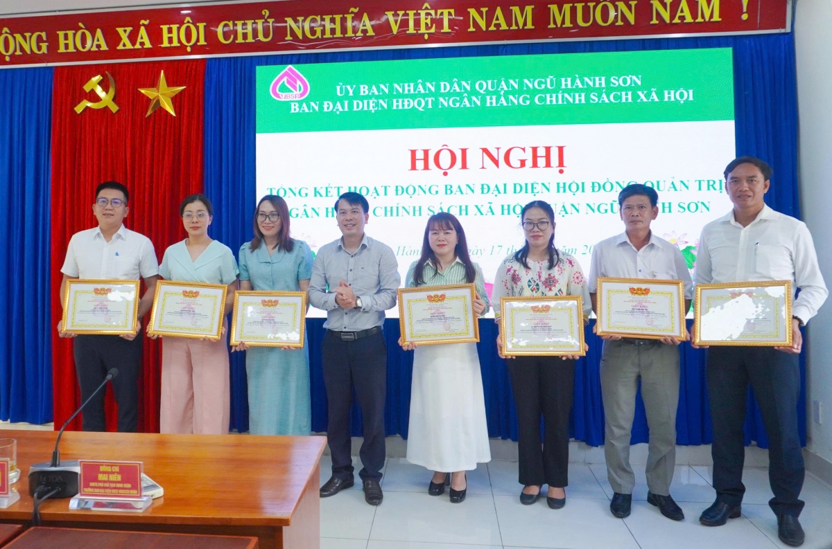 Đà Nẵng: Tổng kết hoạt động Ban đại diện HĐQT Ngân hàng Chính sách xã hội quận Ngũ Hành Sơn Đà Nẵng: Tổng kết hoạt động Ban đại diện HĐQT Ngân hàng Chính sách xã hội quận Ngũ Hành Sơn