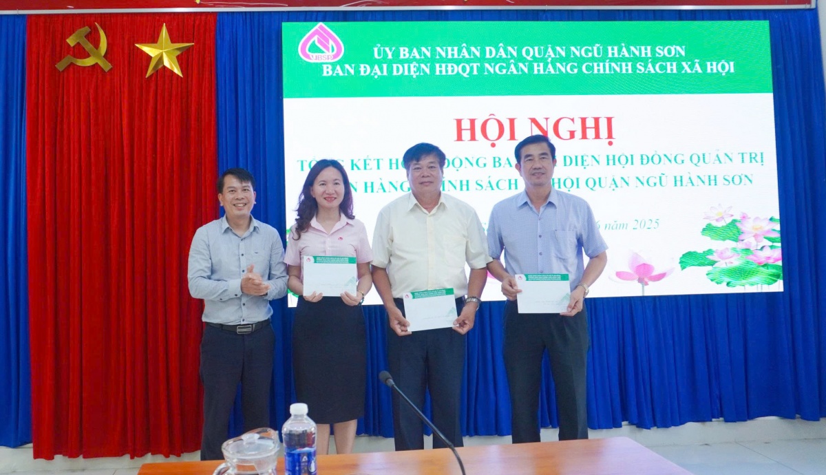 Đà Nẵng: Tổng kết hoạt động Ban đại diện HĐQT Ngân hàng Chính sách xã hội quận Ngũ Hành Sơn Đà Nẵng: Tổng kết hoạt động Ban đại diện HĐQT Ngân hàng Chính sách xã hội quận Ngũ Hành Sơn
