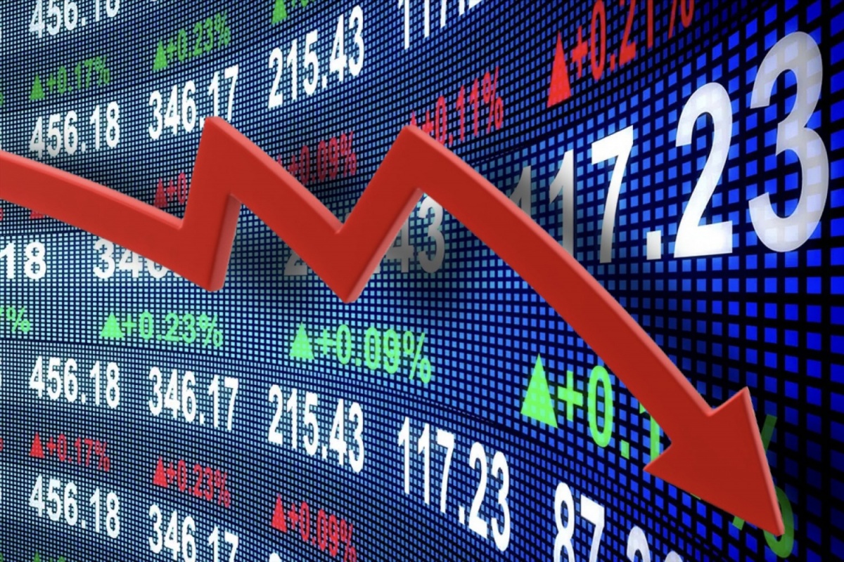 Lực bán chiếm ưu thế, VN-Index hụt hơi tại vùng đỉnh 1.350 điểm Lực bán chiếm ưu thế, VN-Index hụt hơi tại vùng đỉnh 1.350 điểm