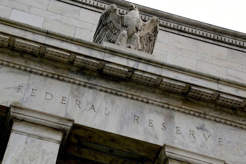 Fed giữ nguyên lãi suất và dự kiến hai đợt cắt giảm trước cuối năm 2025 Fed giữ nguyên lãi suất và dự kiến hai đợt cắt giảm trước cuối năm 2025