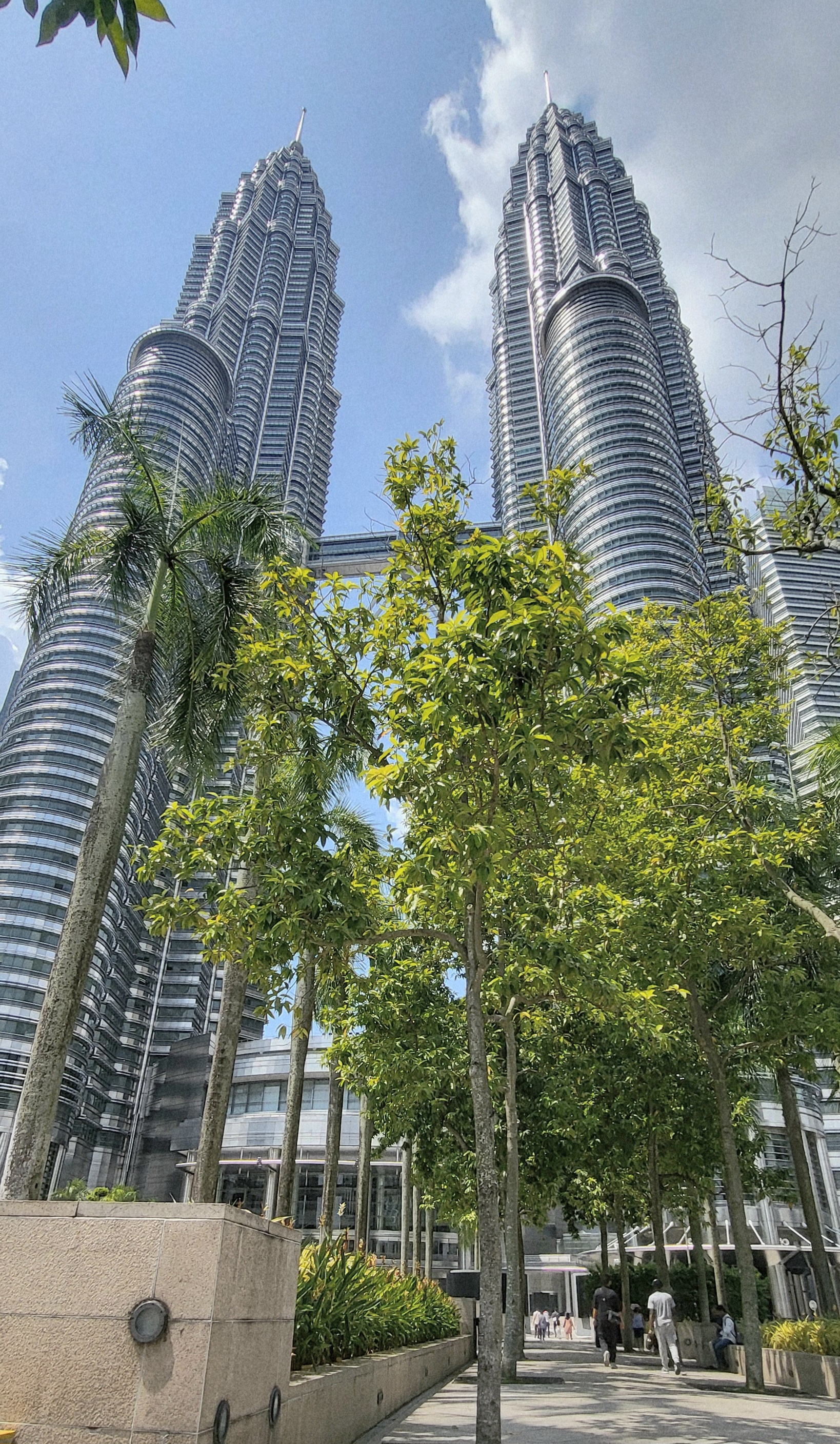 Tháp đôi Petronas - Biểu tượng hiện đại giữa lòng thủ đô Tháp đôi Petronas - Biểu tượng hiện đại giữa lòng thủ đô