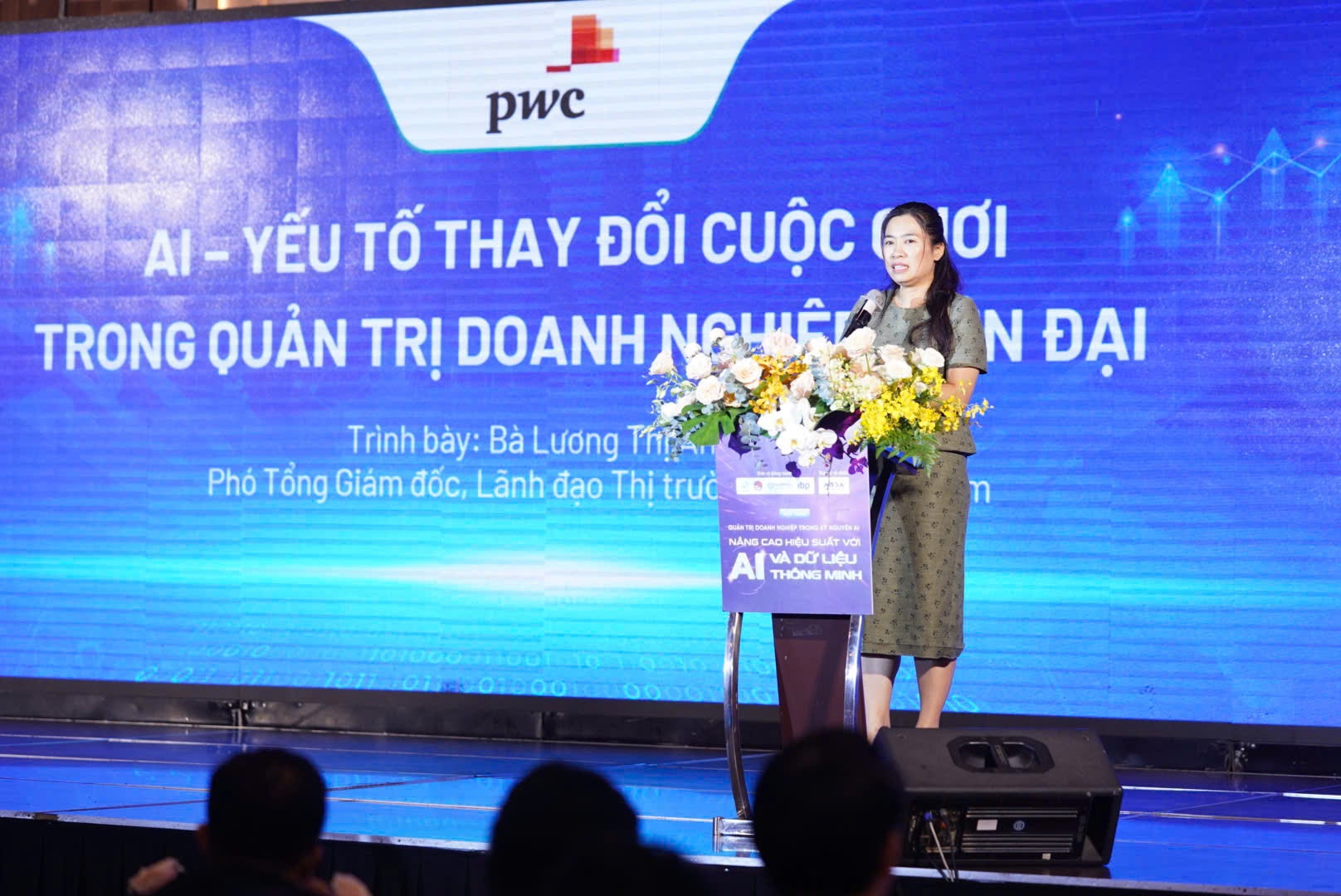 Các chuyên gia tham luận về vai trò của AI trong quản trị doanh nghiệp hiện nay. Ảnh: Th.Ngô Các chuyên gia tham luận về vai trò của AI trong quản trị doanh nghiệp hiện nay. Ảnh: Th.Ngô