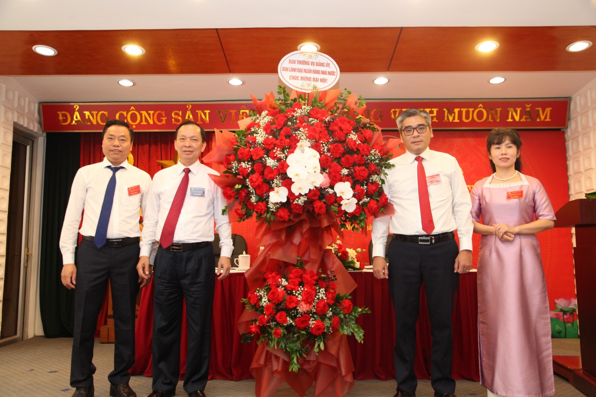 Đảng bộ Nhà máy In tiền Quốc gia tháo gỡ khó khăn, phát huy sáng tạo để hoàn thành nhiệm vụ chính trị Đảng bộ Nhà máy In tiền Quốc gia tháo gỡ khó khăn, phát huy sáng tạo để hoàn thành nhiệm vụ chính trị