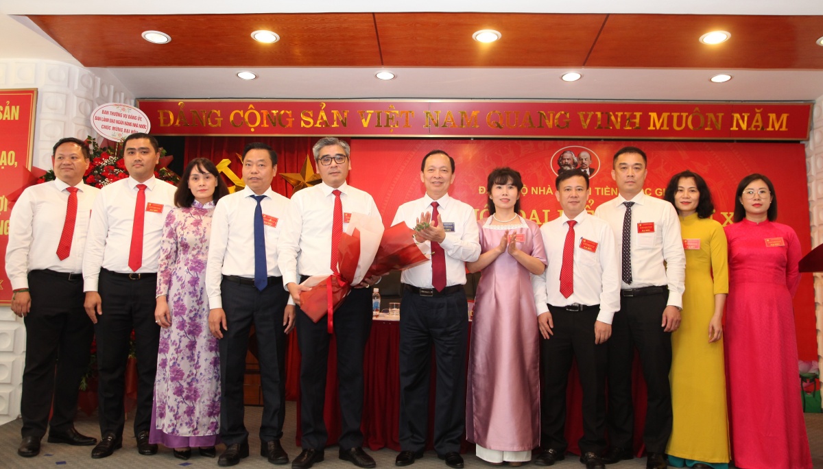 Đảng bộ Nhà máy In tiền Quốc gia tháo gỡ khó khăn, phát huy sáng tạo để hoàn thành nhiệm vụ chính trị Đảng bộ Nhà máy In tiền Quốc gia tháo gỡ khó khăn, phát huy sáng tạo để hoàn thành nhiệm vụ chính trị