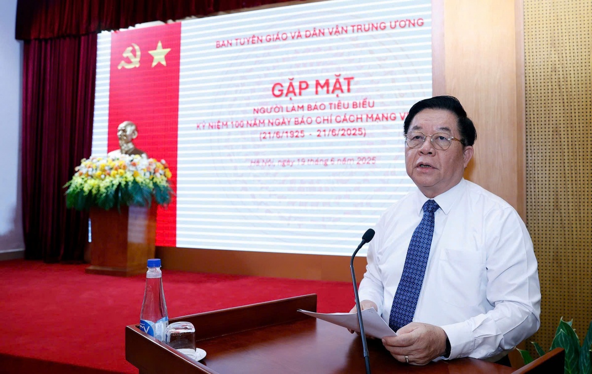 Gặp mặt nhà báo tiêu biểu nhân Kỷ niệm 100 năm Ngày Báo chí Cách mạng Việt Nam Gặp mặt nhà báo tiêu biểu nhân Kỷ niệm 100 năm Ngày Báo chí Cách mạng Việt Nam