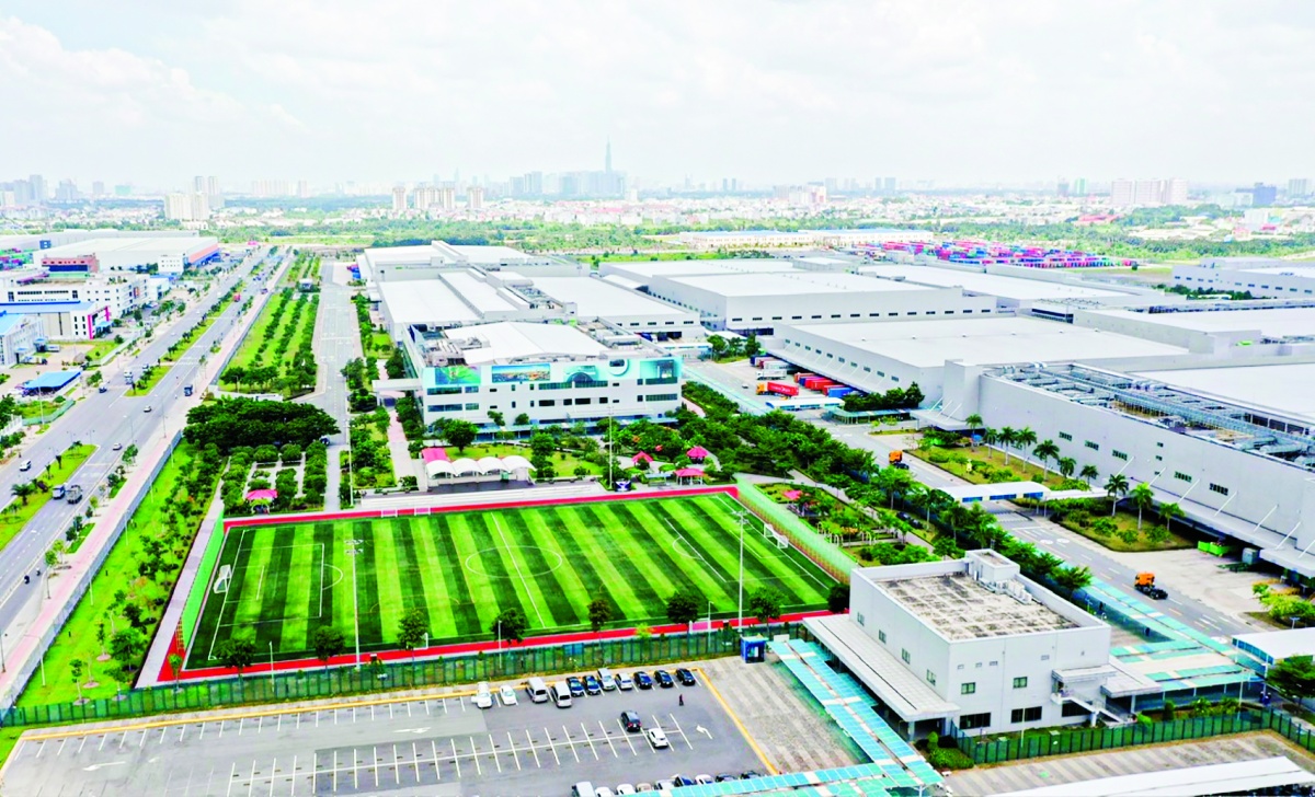 Nhiều doanh nghiệp trong khu công nghệ cao cũng đã sử dụng năng lượng tái tạo trong sản xuất Nhiều doanh nghiệp trong khu công nghệ cao cũng đã sử dụng năng lượng tái tạo trong sản xuất