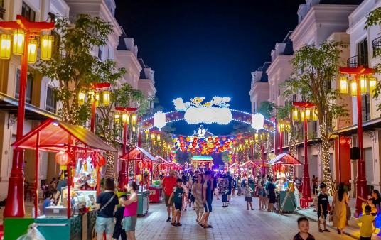 Phố hội Asia Vibe sáng đèn hàng đêm nhờ chuỗi sự kiện được tổ chức thường xuyên
