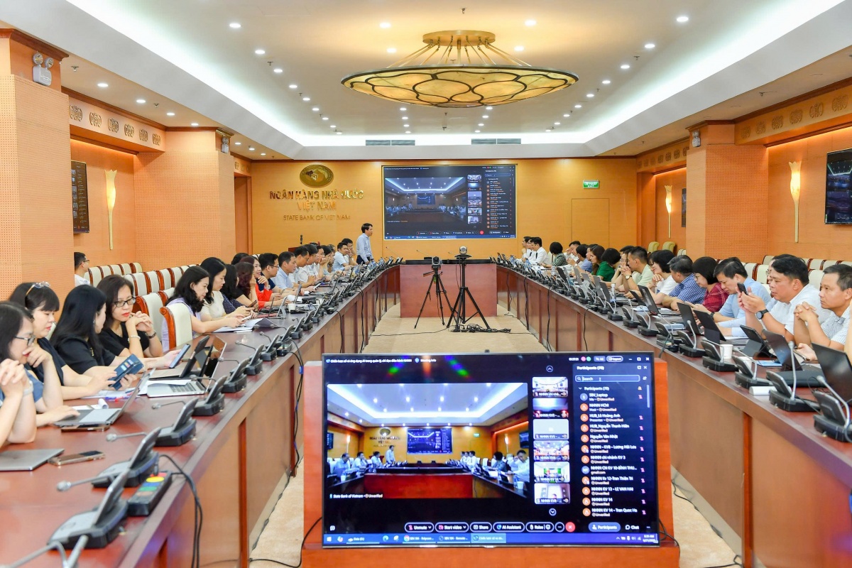 Bồi dưỡng chuyên đề về chiến lược số và ứng dụng AI cho lãnh đạo cấp Vụ và tương đương tại NHNN Bồi dưỡng chuyên đề về chiến lược số và ứng dụng AI cho lãnh đạo cấp Vụ và tương đương tại NHNN